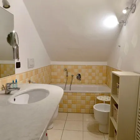 Casa Capris Apartment